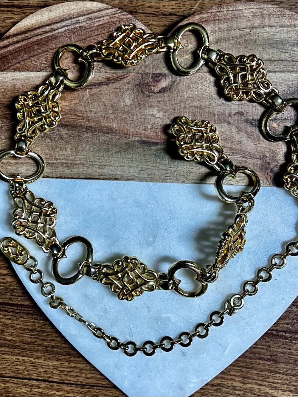 R ~ Vintage ~ Large ~ Gold Tone Chain Link Celtic Knot Design Belt